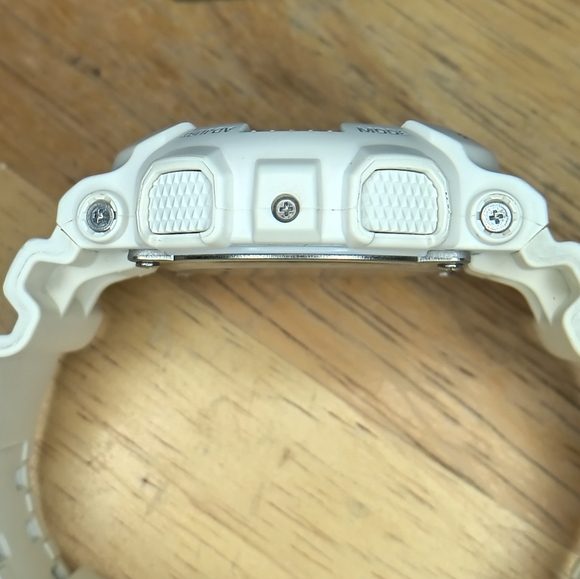 Casio Men's White G-Shock 5229 GA-120A Digital and Analog - Picture 2 of 8